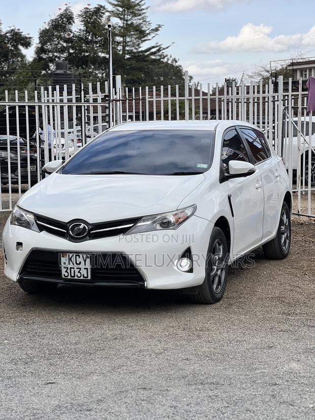 Toyota Auris 2013 White