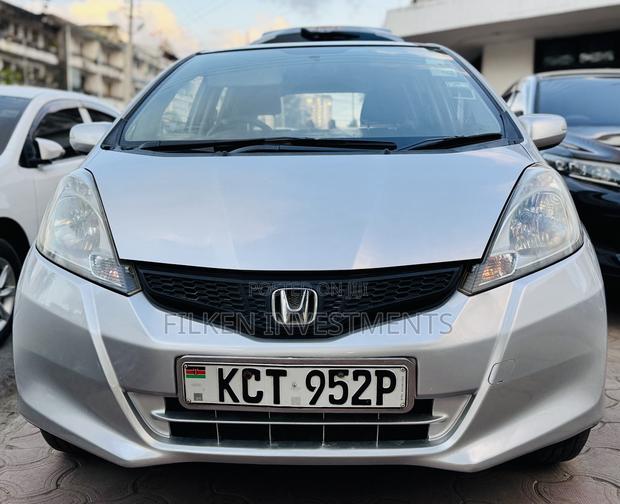 Honda Fit Automatic 2012 Silver