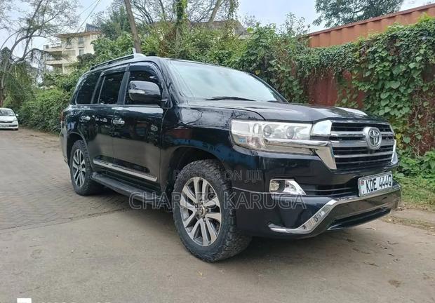 Toyota Land Cruiser 2016 Black