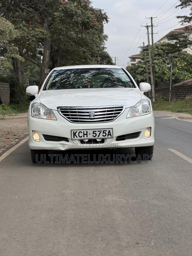 Toyota Crown 2009 White