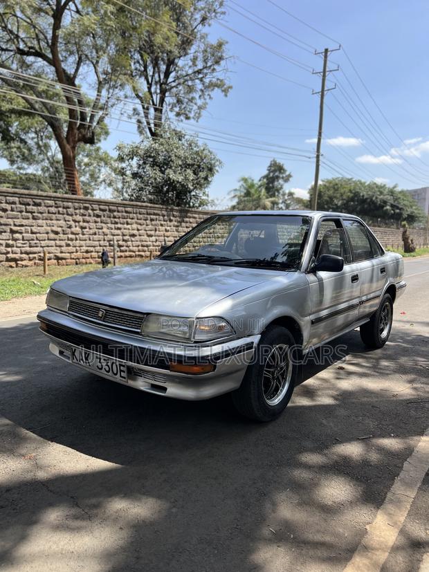 Toyota Corolla Sedan 1999 Silver