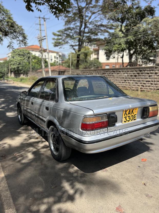 Toyota Corolla Sedan 1999 Silver