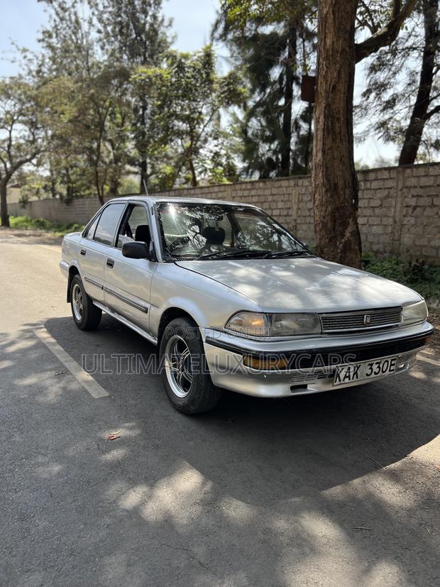 Toyota Corolla Sedan 1999 Silver