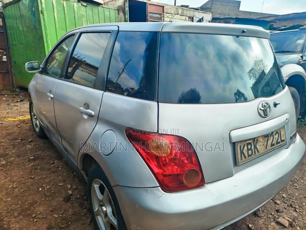 Toyota IST 2007 Green