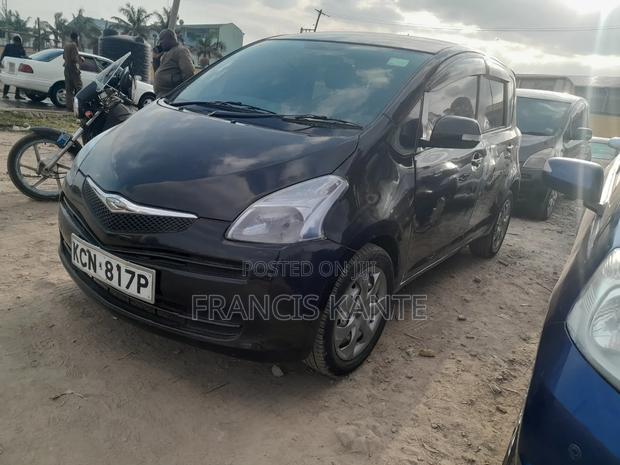 Toyota Ractis 2010 Black