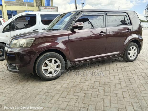 Toyota Corolla Rumion 2015 Maroon
