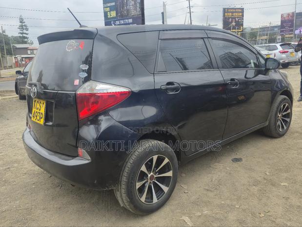 Toyota Ractis 2011 Black