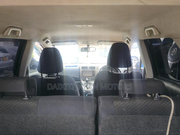 Toyota Ractis 2011 Black