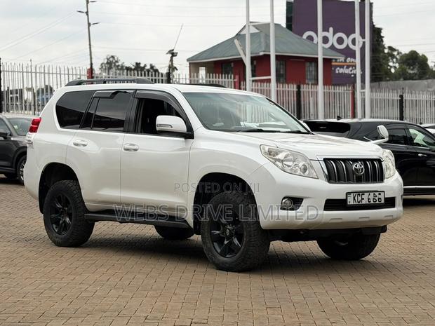 Toyota Land Cruiser Prado 2010 White
