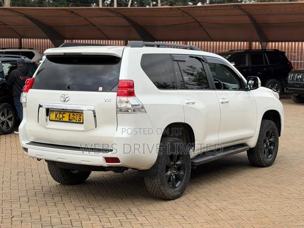 Toyota Land Cruiser Prado 2010 White