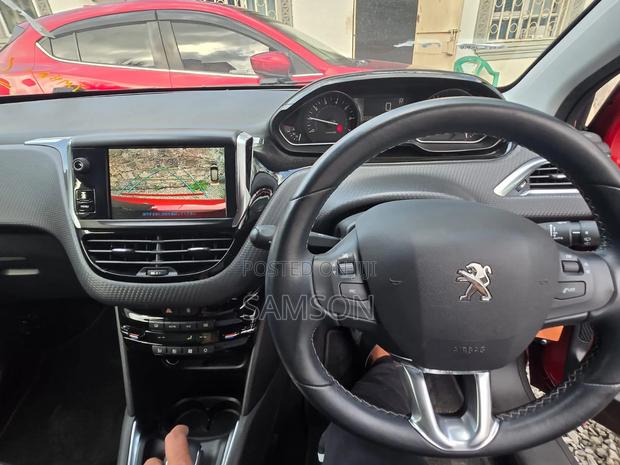 Peugeot 208 2018 Maroon