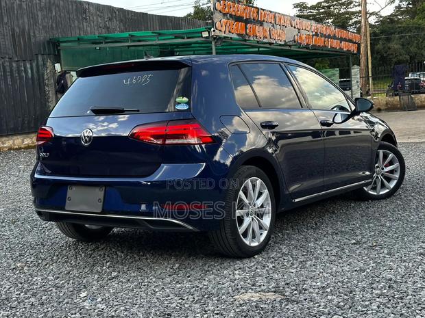 Volkswagen Golf 2019 Blue