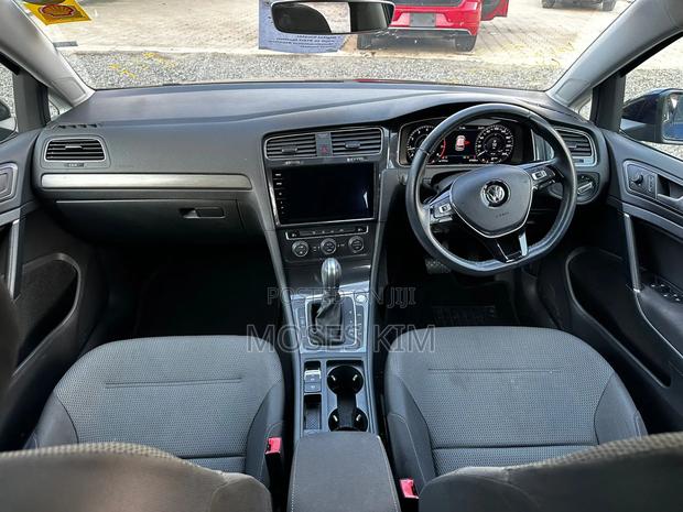 Volkswagen Golf 2019 Blue
