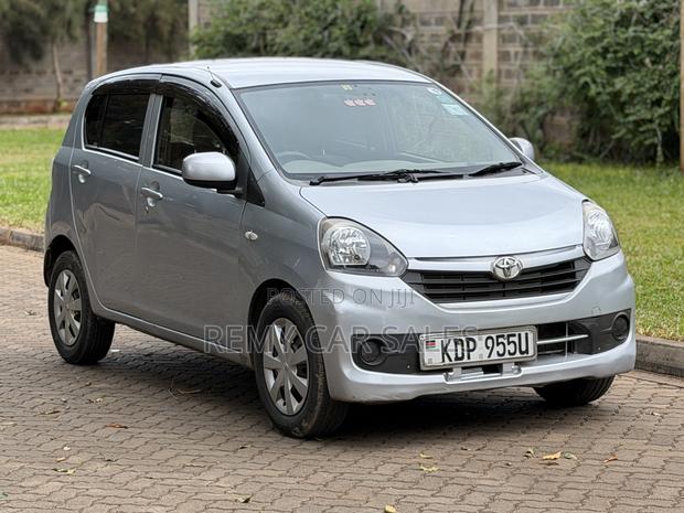 Toyota Pixis 2016 White