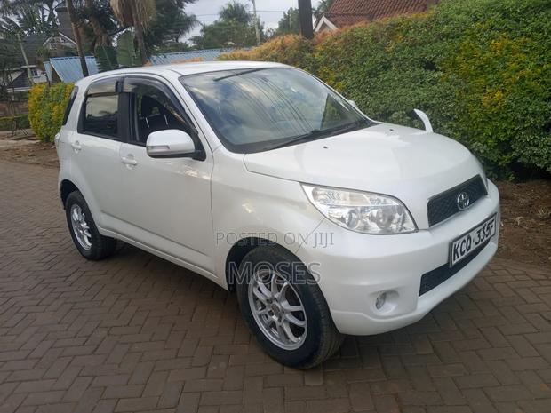 Toyota Rush 2012 White