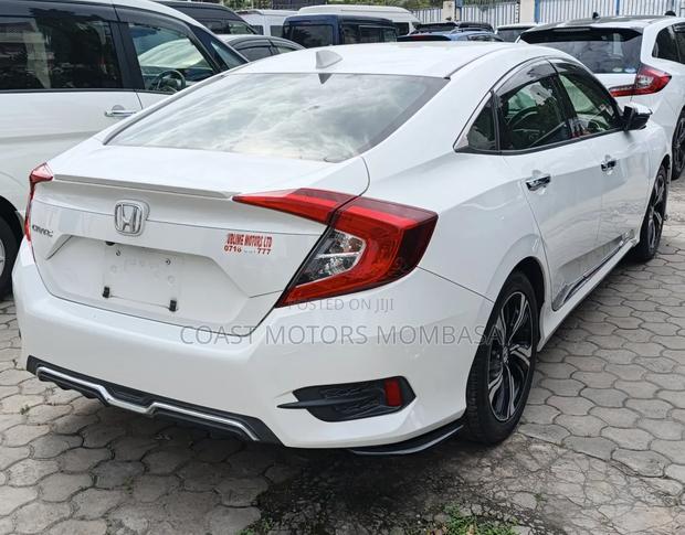 Honda Civic 2019 White