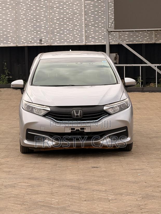 Honda Fit Shuttle 1.5 Hybrid 2WD 2019 Silver