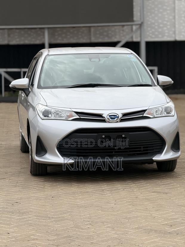 Toyota Axio 1.5 Hybrid G 2WD 2019 Silver