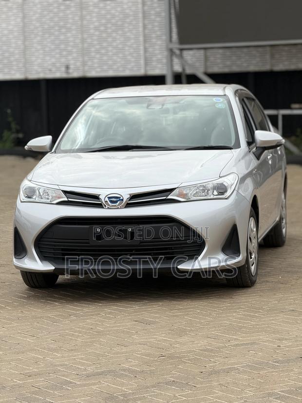 Toyota Axio 1.5 Hybrid G 2WD 2019 Silver