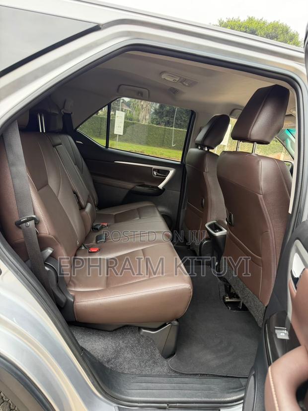 Toyota Fortuner 2019 Silver