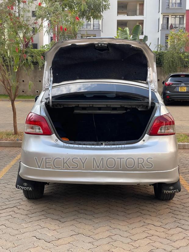 Toyota Belta 2006 Silver