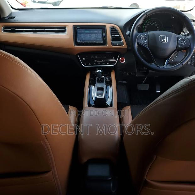 Honda Vezel 1.5 Hybrid 4WD 2020 White