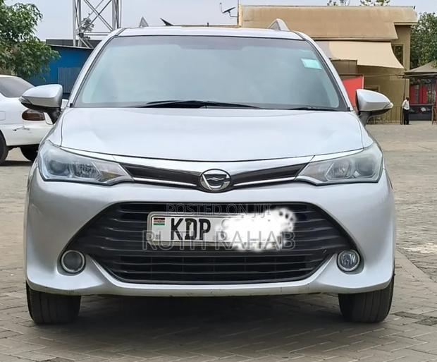 Toyota Corolla Fielder 2016 Silver