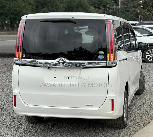 Toyota Noah 2019 White