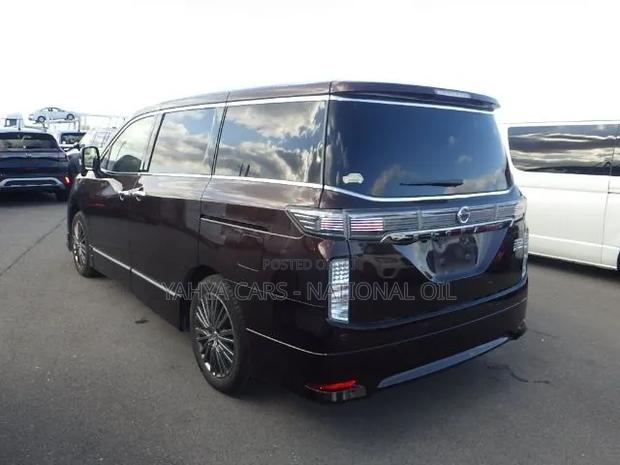 Nissan Elgrand 2019 Brown