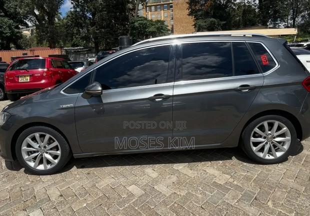 Volkswagen Golf TSI S FWD 2018 Gray
