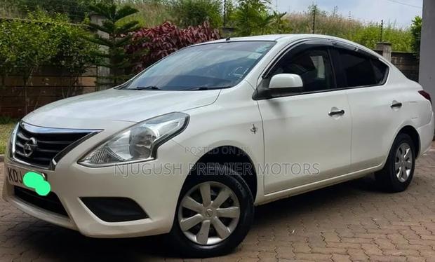 Nissan Tiida 2015 White