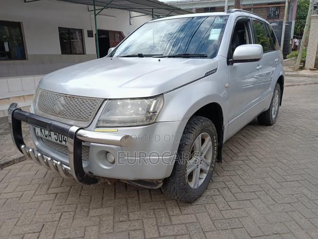 Suzuki Grand Vitara 2010 Silver