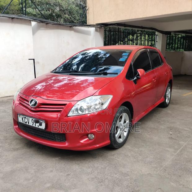 Toyota Auris 2013 Red