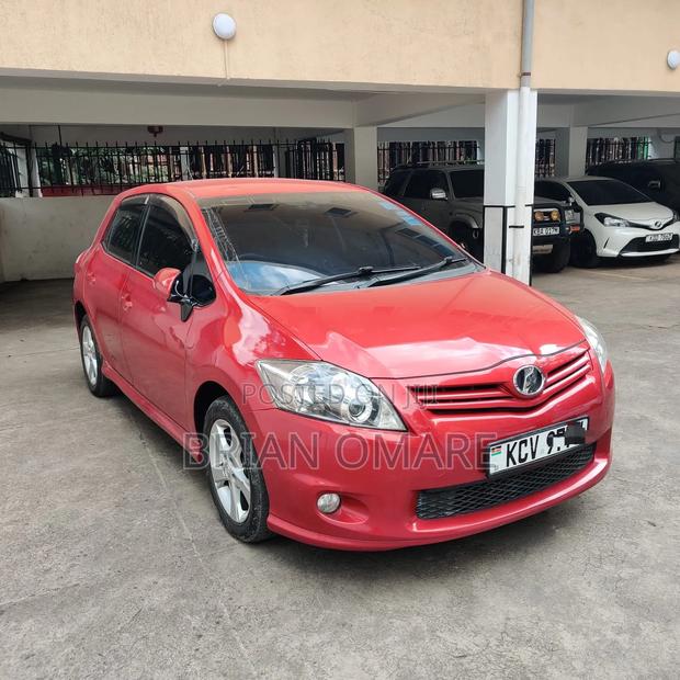 Toyota Auris 2013 Red