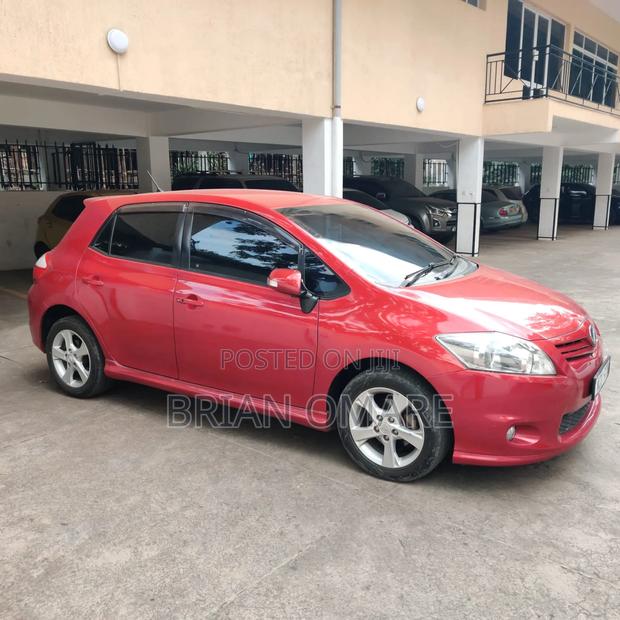 Toyota Auris 2013 Red