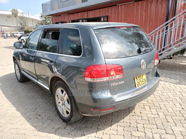 Volkswagen Touareg 2005 Gray