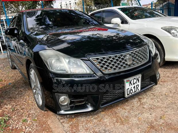 Toyota Crown 2010 Black