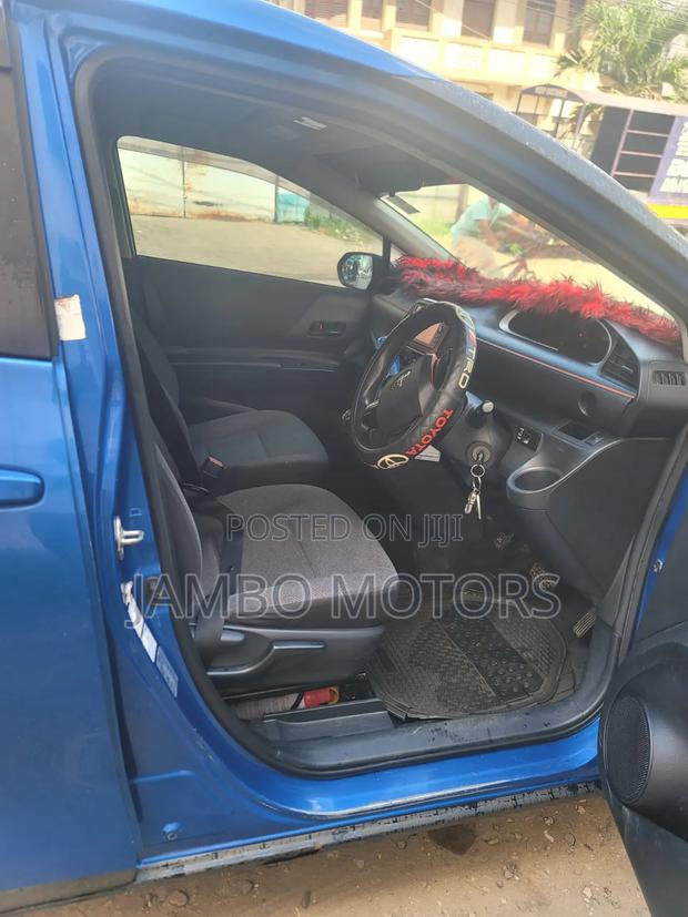 Toyota Sienta 2016 Blue