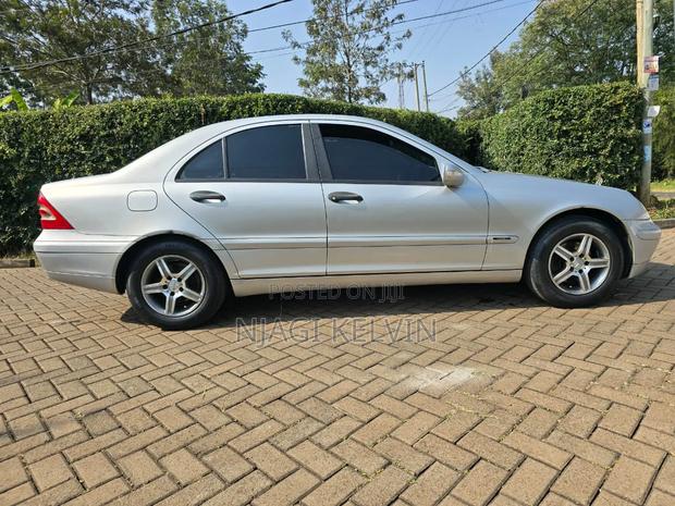 Mercedes-Benz C200 2005 Silver