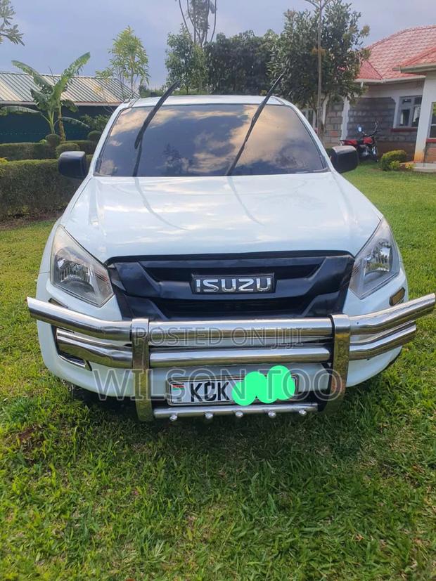 Isuzu D-MAX 2014 White