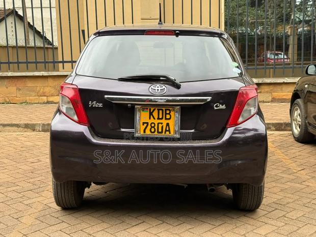 Toyota Vitz 2013 Burgundy