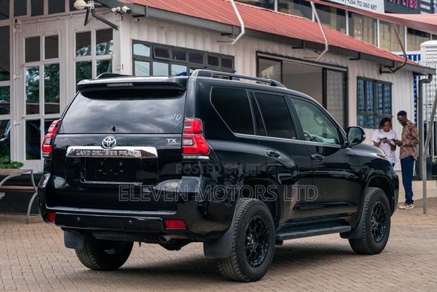 Toyota Land Cruiser Prado 2021 Black