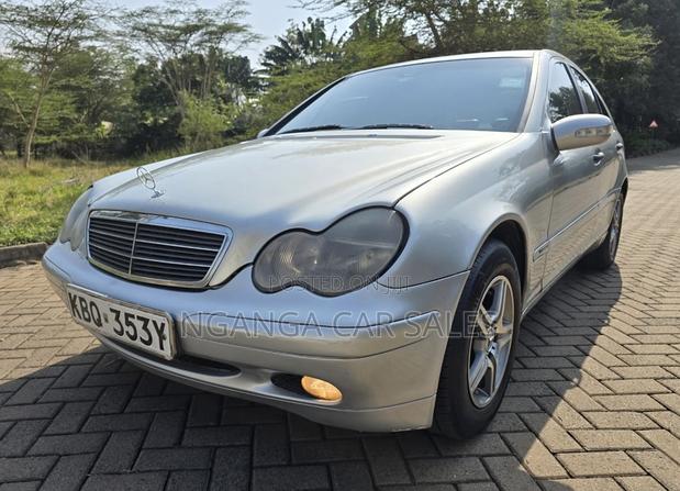Mercedes-Benz C200 2005 Silver