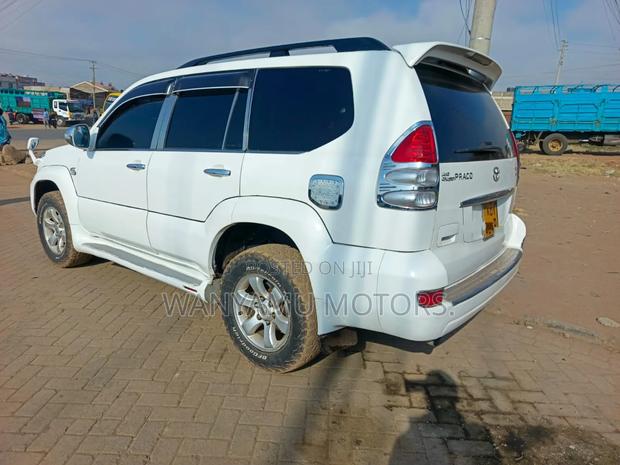 Toyota Land Cruiser Prado 2007 White