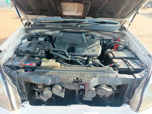 Toyota Land Cruiser Prado 2007 White