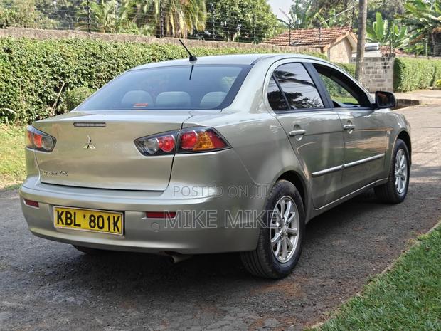 Mitsubishi Lancer 2010 Beige