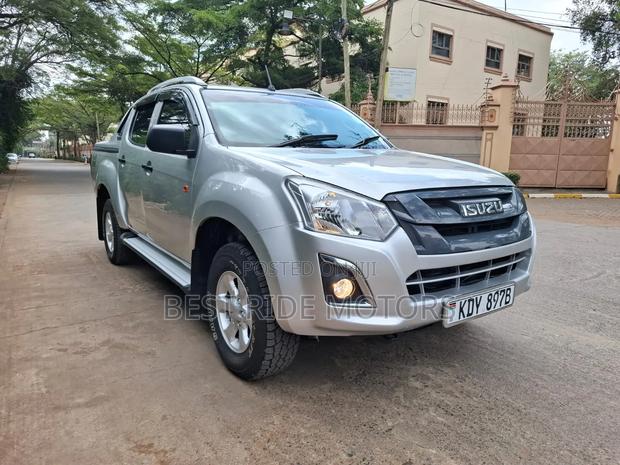 Isuzu D-MAX 2022 Silver