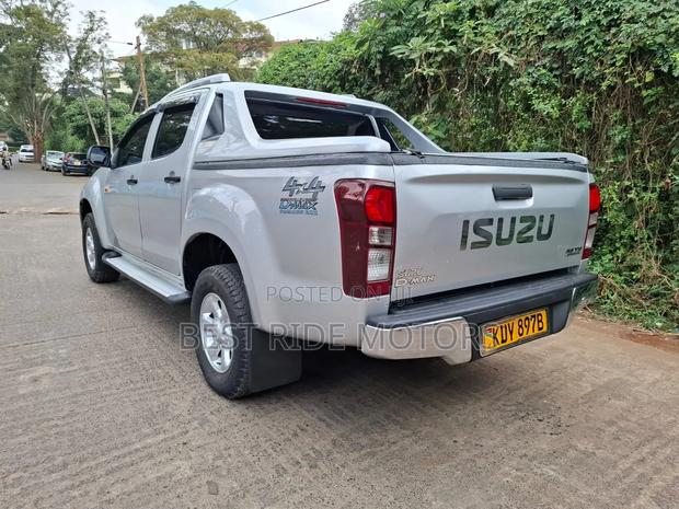 Isuzu D-MAX 2022 Silver