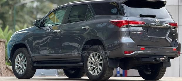 Toyota Fortuner 2021 Gray