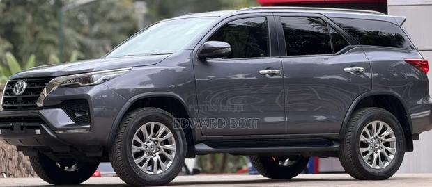 Toyota Fortuner 2021 Gray